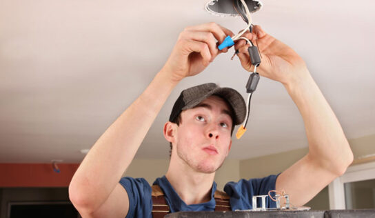 Consejos a tener en cuenta para elegir un electricista profesional