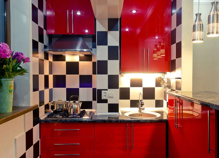 Cómo aprovechar el espacio de tu cocina estrecha