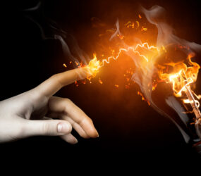 Consejos para combatir el precio de la luz en los meses más extremos del año