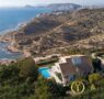 Sale al mercado en un enclave privilegiado una exclusiva villa con las mejores vistas de Alicante