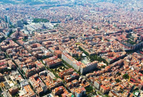 Zonas tensionadas y grandes tenedores: claves a la hora de fijar la renta en los contratos de alquiler en Cataluña