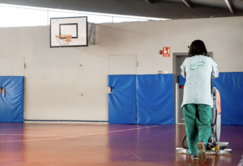 Tot-Net refuerza la limpieza profesional en centros deportivos ante la llegada del verano