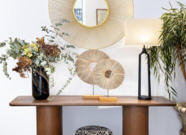 Consolas que marcan tendencia: de muebles auxiliares a rincones protagonistas de este otoño