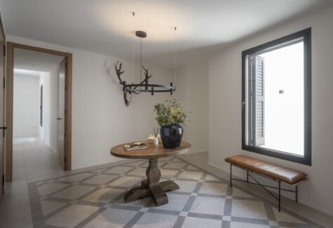 DmasC Arquitectos analiza las diferencias entre un recibidor abierto o uno cerrado