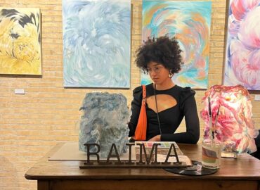 La revelación artística Carmela Sidibé inaugura exposición en la emblemática Raima de Barcelona