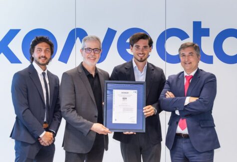 Konecta recibe la certificación ISO 42001 de la mano de AENOR y refuerza su liderazgo en el desarrollo responsable de IA