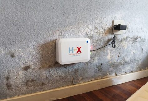 Humix alerta sobre la humedad capilar oculta tras el olor a cerrado en viviendas vacacionales