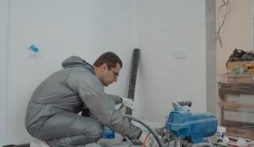 Los edificios antiguos y las comunidades de vecinos marcan el ritmo de la pintura de pisos en Madrid